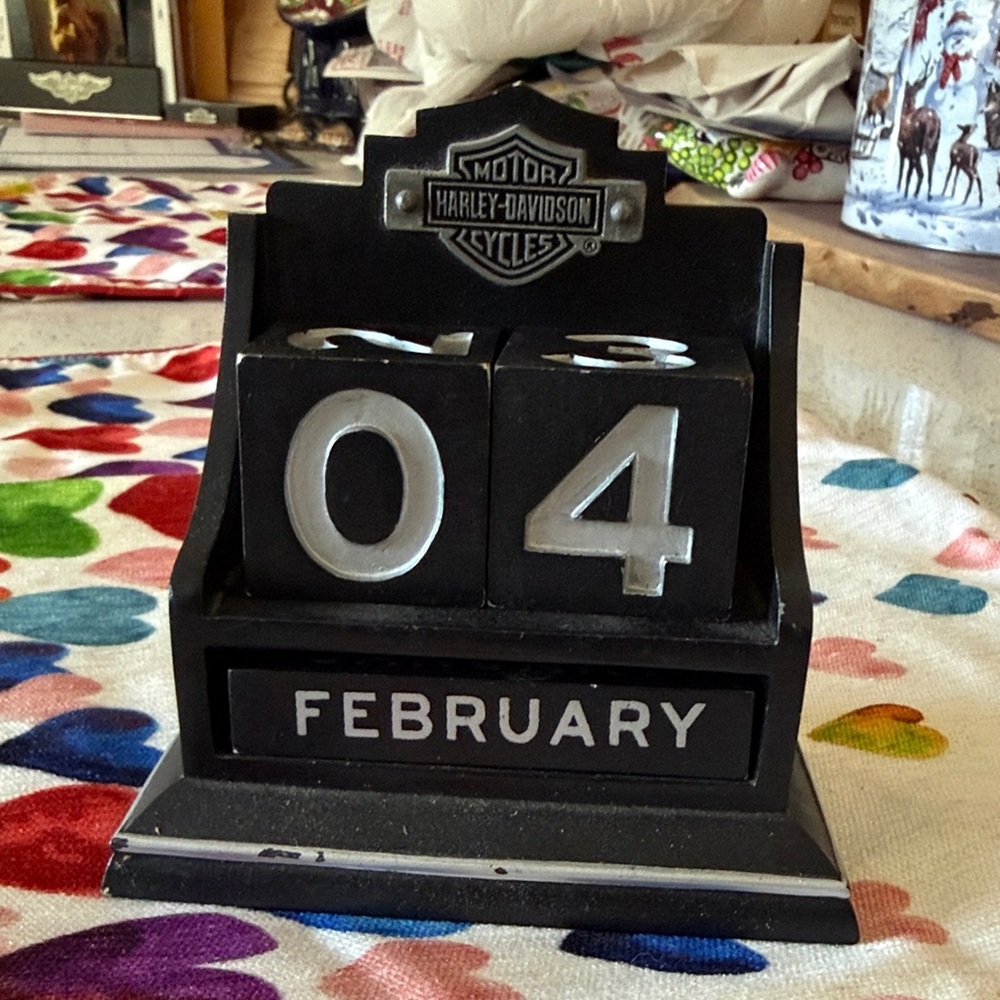 Harley-Davidson Black and Silver Desk Calendar